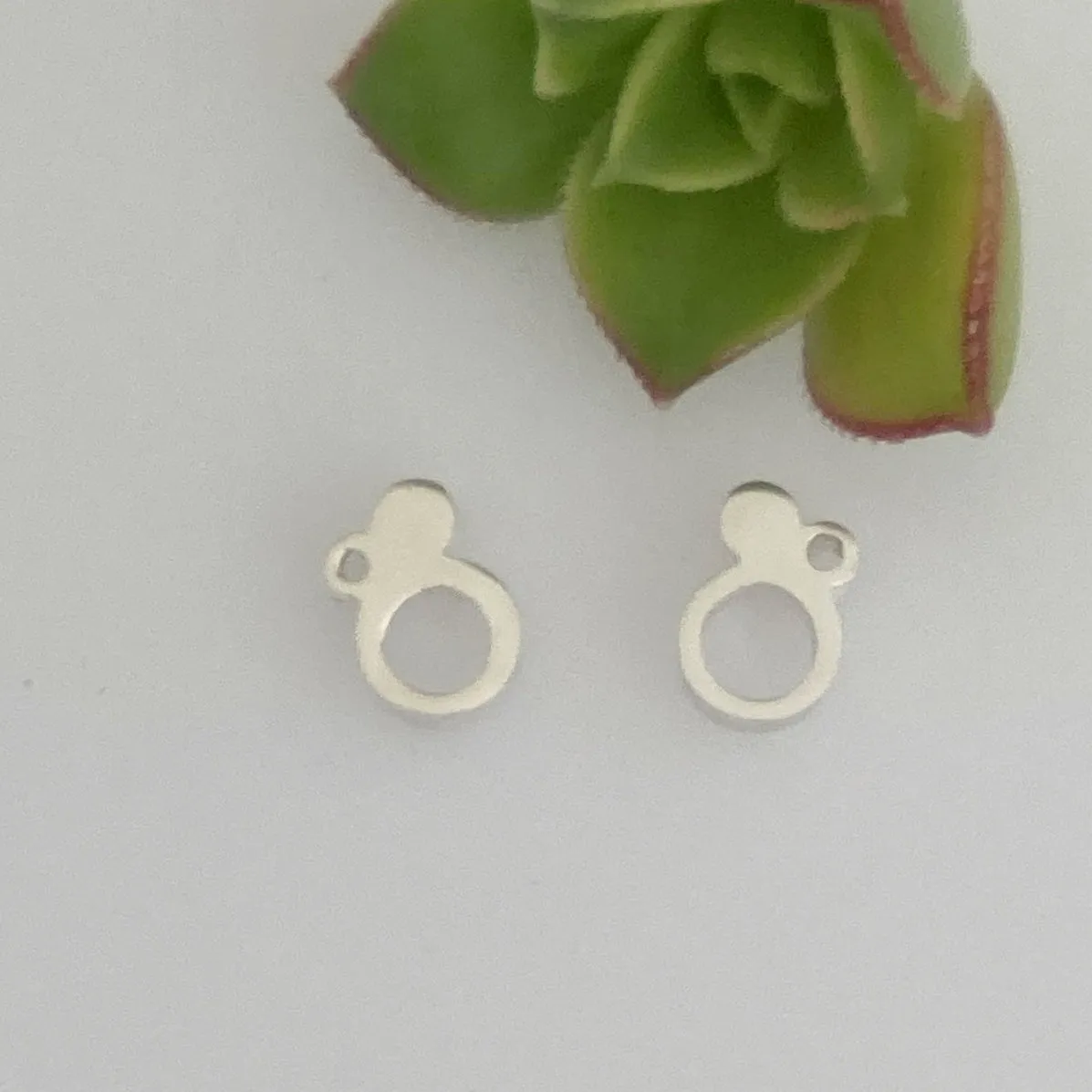 Paris small bub studs